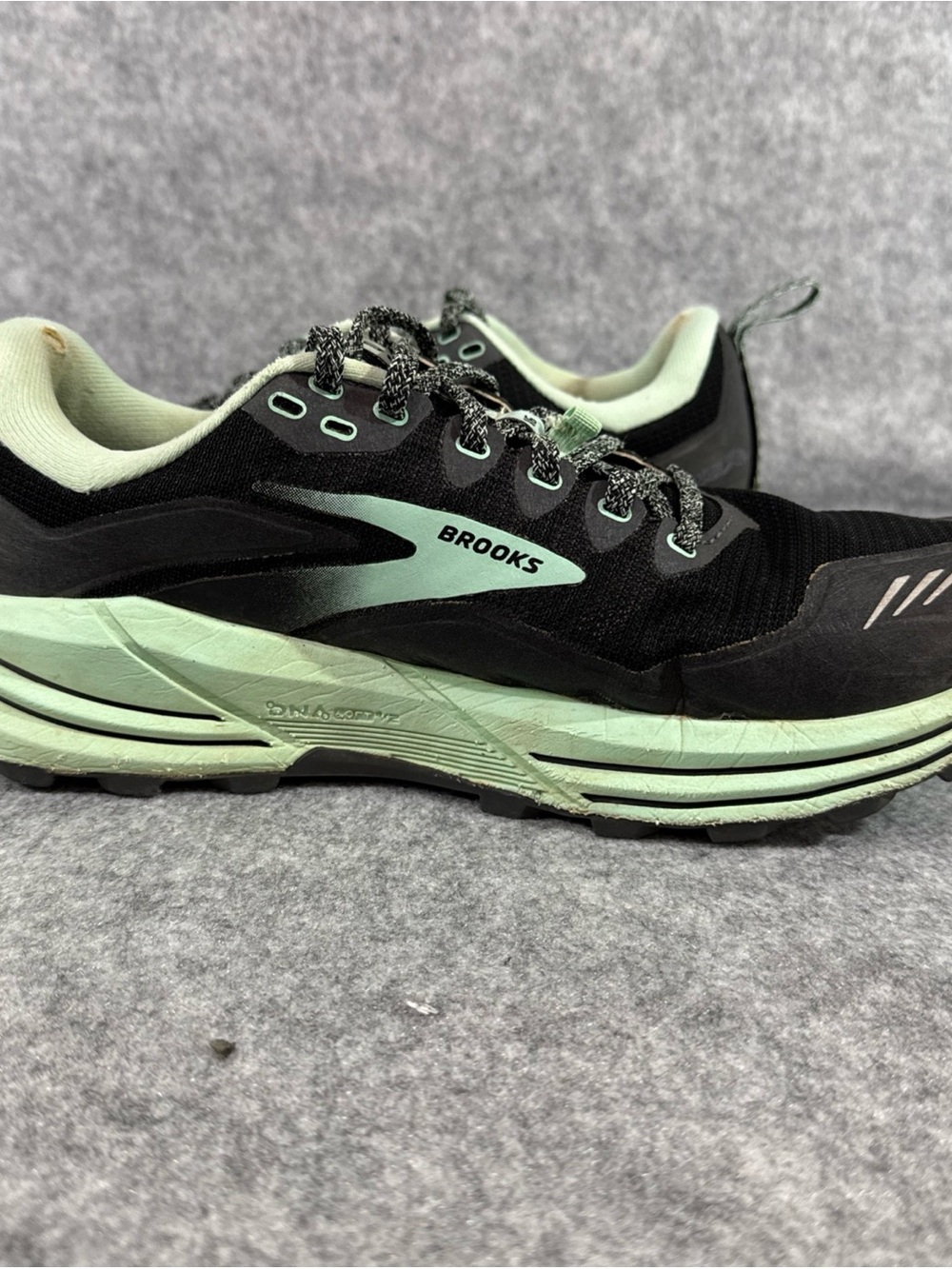 Brooks Cascadia 16 Tennis Shoes - Womens 9 - Black Green Running Walking Sneaker - Picture 8 of 12